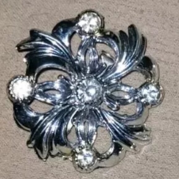 9 Vintage Silver Tone Brooches - Picture 8 of 10